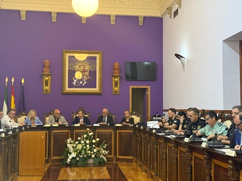 Manuel Fernández informa del incremento de servicios por parte de las Fuerzas y Cuerpos de Seguridad del Estado para la Feria de San Lucas.