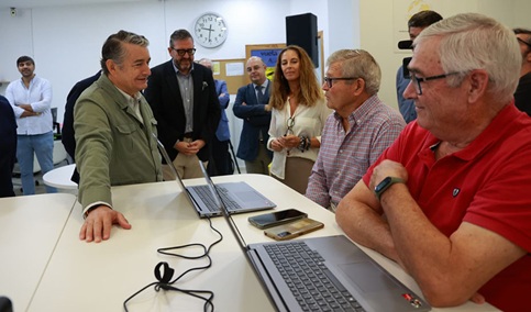 La Junta lanza los Premios Vuela 2026 para reconocer a impulsores de la digitalización en pueblos y barrios.