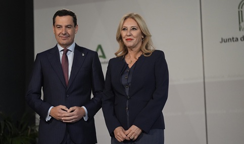 Andalucía convocará una Comisión de Expertos para trabajar en un nuevo modelo de gestión sanitaria.