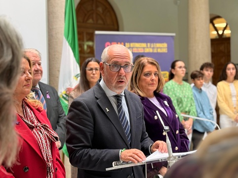 La Junta llama con motivo del 25N a “no negar, no normalizar y no disculpar” la violencia de género.