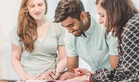 Las entidades locales de Jaén dispondrán de 11,03 millones para fomentar la contratación de jóvenes.