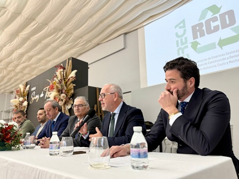 Jesús Estrella avala a los gestores de residuos de la construcción como agentes clave en el avance del empleo y el desarrollo ligados a la sostenibilidad.