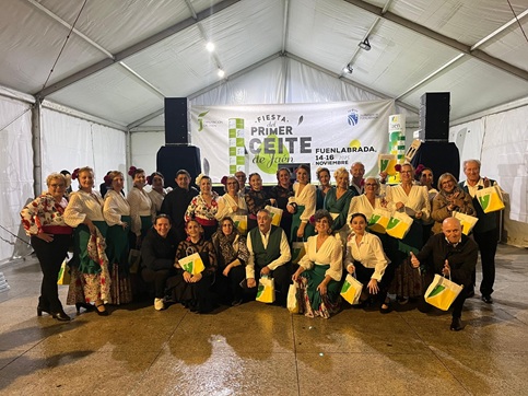 Catas de AOVE y degustaciones gastronómicas atraen al público de Fuenlabrada en la Fiesta del Primer Aceite de Jaén.