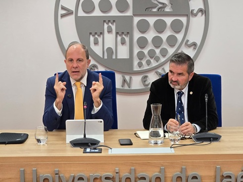El Rector alerta del “riesgo de asfixia” al que se aboca a la UJA con el proyecto de Presupuestos del Gobierno andaluz, “que vuelve a incumplir el Modelo de Financiación de las Universidades Públicas de Andalucía”.