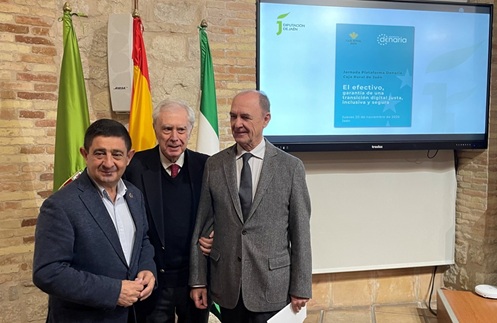 Reyes pone de ejemplo a la provincia de Jaén como modelo sin exclusión financiera en una jornada sobre el dinero en efectivo.