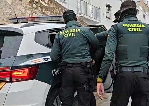 La Guardia Civil detiene a un hombre por tenencia ilícita de armas en Martos (Jaén).