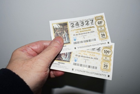 ¿Juegas a la Lotería de Navidad? FACUA te advierte de los fraudes que puedes sufrir con décimos y participaciones.