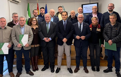 La Junta destina 545.000 euros a 19 pequeños municipios para mejorar infraestructuras y servicios.