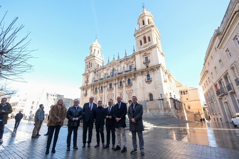 Bernal visita el entorno de la Catedral de Jaén tras las actuaciones de recuperación con una inversión de en torno dos millones de euros a través de la ITI.