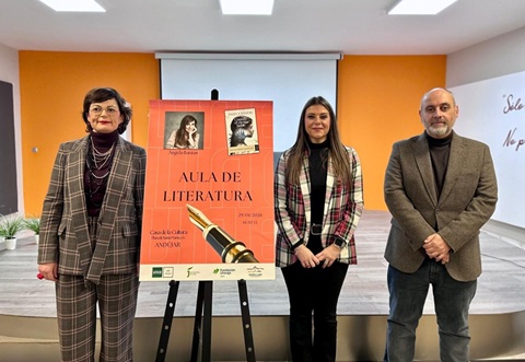 El Ayuntamiento de Andújar presenta la X edición del Aula de Literatura de la UNED con Ángela Banzas.