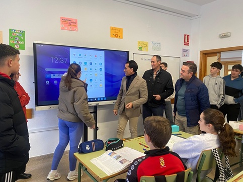 Educación distribuirá equipamiento tecnológico para la creación de más de 4.700 aulas digitales en la provincia de Jaén.