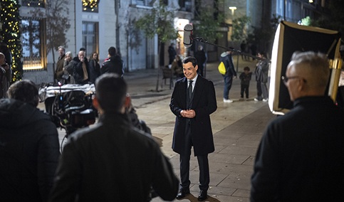 Juanma Moreno, en su mensaje de Navidad: «En estos tiempos de ruido, lo revolucionario es la tolerancia»