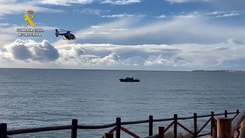 Detenidas 17 personas por favorecimiento de migración irregular y contrabando en las costas de Almería.