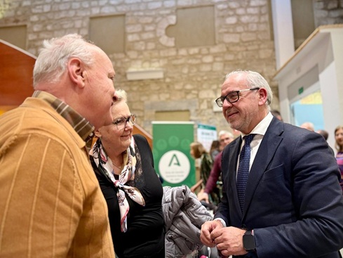 La Junta aplaude la vocación de servicio público y la trayectoria de los profesionales sanitarios.