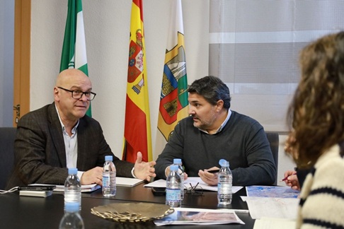 Manuel Fernández visita Marmolejo y Santisteban del Puerto y expone el paquete de ayudas aprobado por el Gobierno de España para paliar los efectos del temporal en la provincia.