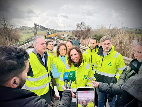 La Junta comienza la reconstrucción del puente sobre el río Guadiel bajo la A-303 en Guarromán.