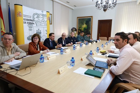 Manuel Fernández destaca la obligación de usar elementos de seguridad al volante para reducir el número de fallecidos en carretera.