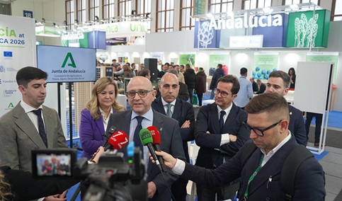 La Junta entrega ayudas de 150 millones a 3.200 agricultores para modernizar sus explotaciones.