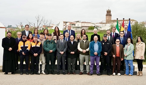 Juanma Moreno anuncia la concesión de la Medalla de Andalucía el próximo 28F al pueblo de Adamuz.