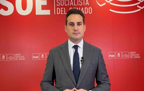 Latorre valora el rechazo de Pedro Sánchez a la guerra y muestra su sorpresa por la actitud de Moreno Bonilla, “lejana del sentir de la gente”.