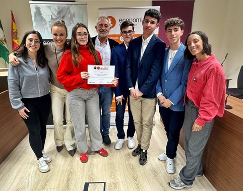 El IES Sierra Sur de Valdepeñas de Jaén representará a Jaén en la fase nacional del Torneo de Debate Económico de Educación Financiera.