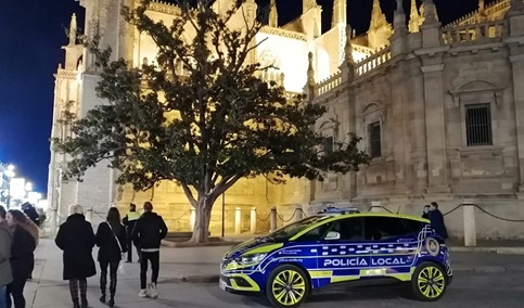 Muere el conductor de un patinete tras ser atropellado en Sevilla capital.
