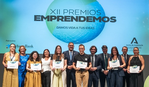 Casi 500 empresarios concurren con 276 startups innovadoras a los ‘XIII Premios Emprendemos’.
