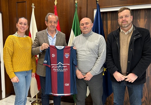 El Ayuntamiento de Andújar ratifica su colaboración con el Iliturgi C.F 2016.