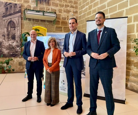 Juan Latorre valora la contribución de la ciudadanía jiennense a la mejora del tratamiento de los residuos en la provincia.