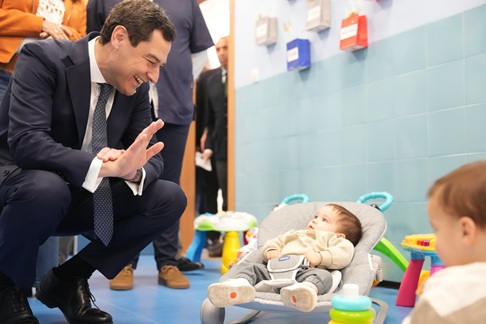 Andalucía amplía la gratuidad de la educación infantil a niños de un año en toda su red de escuelas.