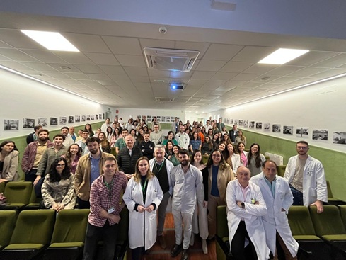 El Hospital de Jaén celebra una jornada de puertas abiertas para especialistas residentes.