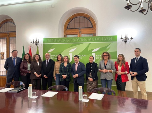 El presidente de la Diputación destaca el dinamismo económico de la provincia de Jaén.