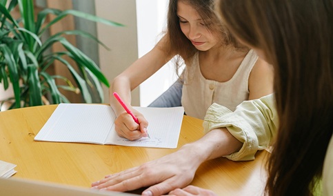 El BOJA publica ayudas en materia de conciliación laboral para empresas y entidades locales.