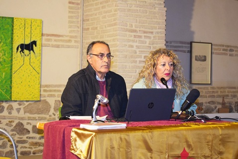 José Luis Pantoja pronuncia la conferencia «Un siglo de Matronas y Parteras en la Villa de Lopera (1872-1970)».