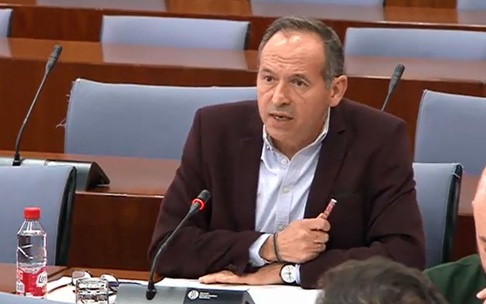 Viedma reclama a la Junta que acepte las reivindicaciones de los maestros de audición y lenguaje.