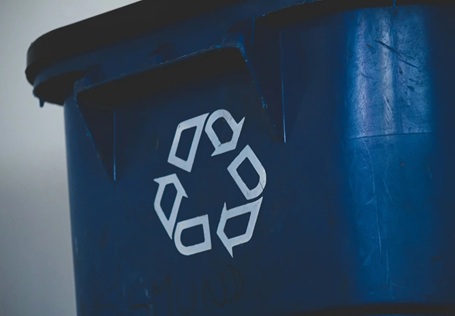 FACUA Andalucía insta a los municipios a que tengan en cuenta la vulnerabilidad de los usuarios en sus tasas de basuras.