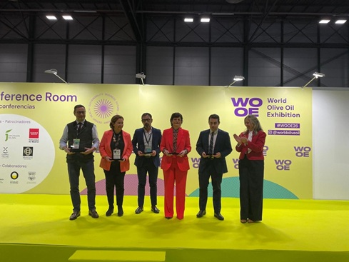 La World Olive Oil Exhibition reconoce a la Diputación de Jaén por su promoción y defensa del aceite de oliva.