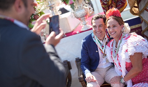 Juanma Moreno destaca la Romería de la Virgen de la Cabeza como «una de las grandes expresiones de Andalucía».