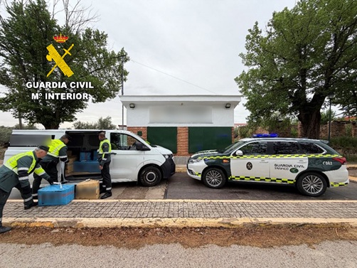 La Guardia Civil intercepta un vehículo que transportaba 820 kilogramos de hachís en la A-4.