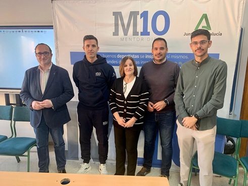 El IES ‘Juan del Villar’ (de Arjonilla) ha recibido la visita del jugador de tenis de mesa, José Manuel Ruiz, dentro del programa ‘Mentor 10’.