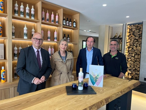 Fernández destaca la apuesta de Aires de Jaén por el oleoturismo combinando la producción agroalimentaria con el turismo experiencial.