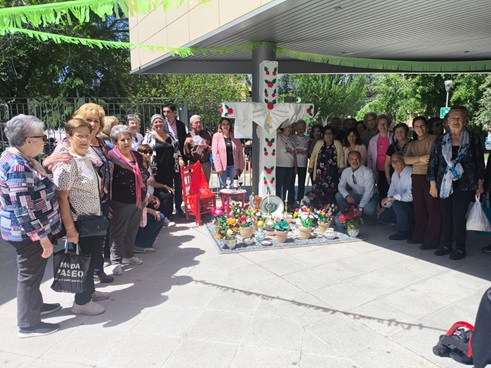Los Centros de Participación Activa de la provincia acogen actividades en torno a las Cruces de Mayo.
