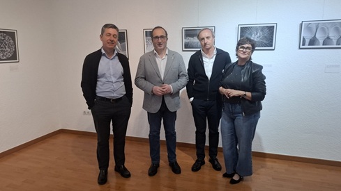 La Biblioteca Pública Provincial de Jaén acoge la exposición ‘No son sólo cucharas’.