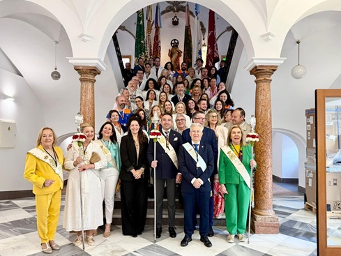 La delegada del Gobierno de la Junta en Jaén en funciones, Ana Mata, ha asistido en Andújar al tradicional convite de banderas.