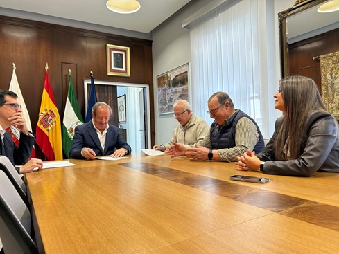 Andújar renueva su colaboración con la Peña Flamenca Los Romeros para impulsar la programación flamenca de 2026.