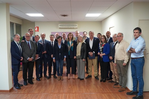 Isabel Rodríguez informa a la Mesa de la Construcción de las políticas para incrementar la oferta de vivienda asequible.