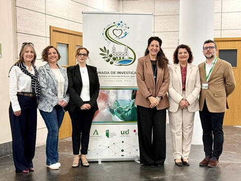 Más de 140 sanitarios participan en la I Jornada de Investigación en Atención Primaria.