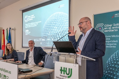 El Hospital de Jaén acoge una sesión formativa sobre ciberseguridad en dispositivos médicos.