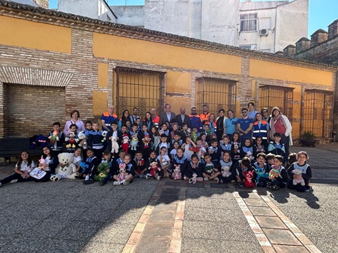 Los más pequeños aprenden primeros auxilios en Andújar por el Día Mundial de la Salud.