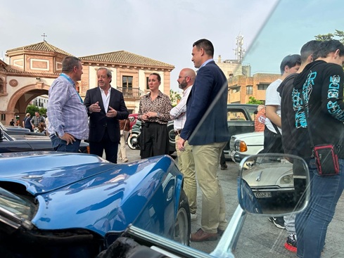 Andújar acoge la XXIV edición del Encuentro de Vehículos Históricos.